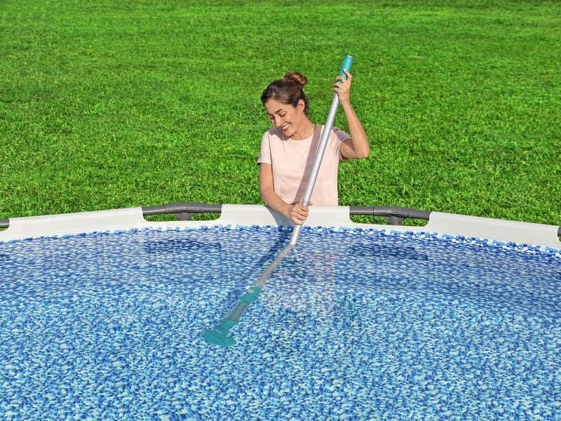 Bestway AquaSurge Rechargeable Pool Vacuum pools up to 6.10 m in diameter