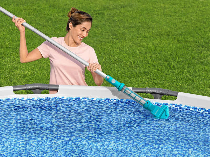 Bestway AquaSurge Rechargeable Pool Vacuum pools up to 6.10 m in diameter
