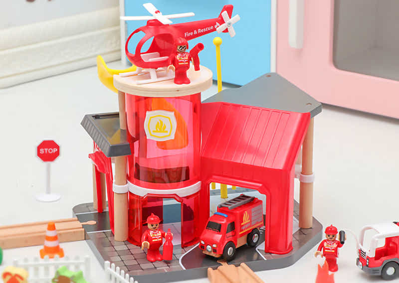 DS BS Wooden Train Tracks & Trains Construction Toys-Fire Station