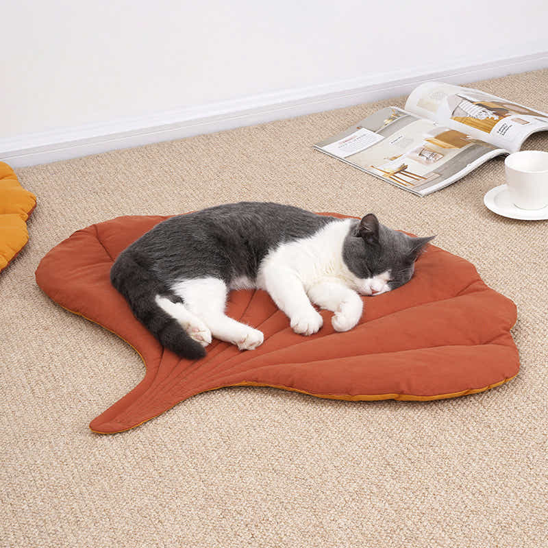 DS NA 2 Pcs Yellow Leaf-Shaped Pet Sleeping Mat - Durable Dog Floor Pad & Cat