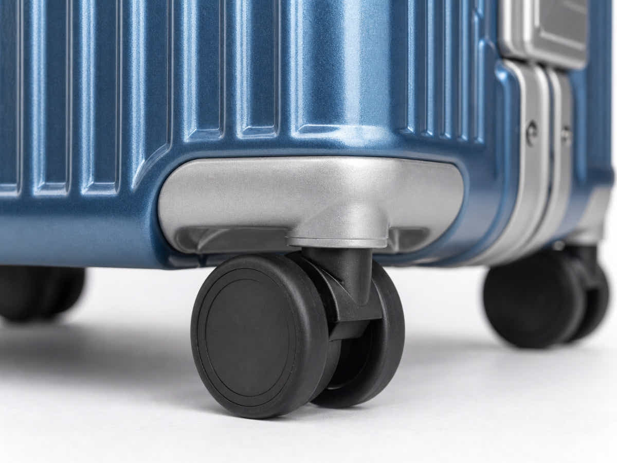 2-Piece PC & Alu Luggage Set - Ice Blue