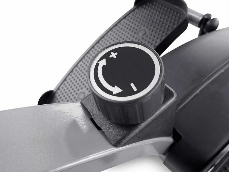 Elliptical Trainer With Saddle