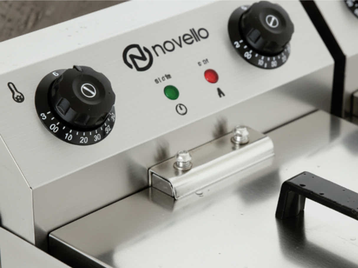 Twin Tank Electric Fryer with Dual Oil Taps