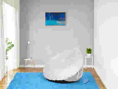 Leaf-Shaped Foam Bag Chair - White