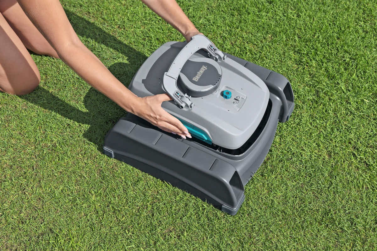 DS Bestway AquaTronix Pro G300 Robotic Pool Vacuum & Skimmer 58942
