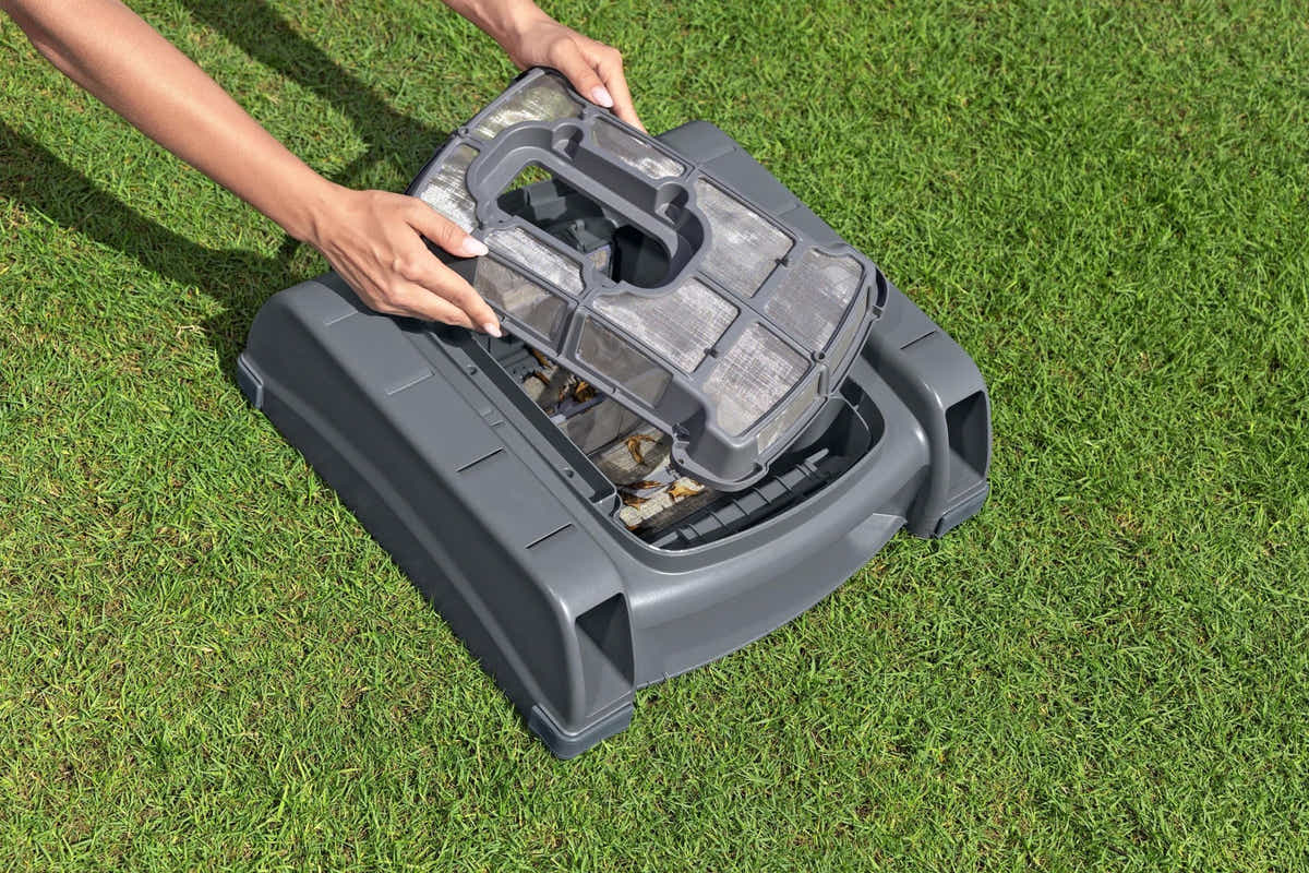 DS Bestway AquaTronix Pro G300 Robotic Pool Vacuum & Skimmer 58942