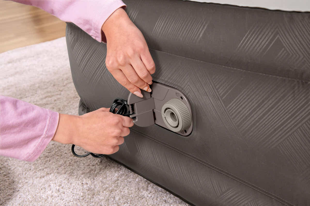 DS Bestway 1.91m x 97cm x 46cm Fortech Air Mattress Twin Built-in AC pump 69048