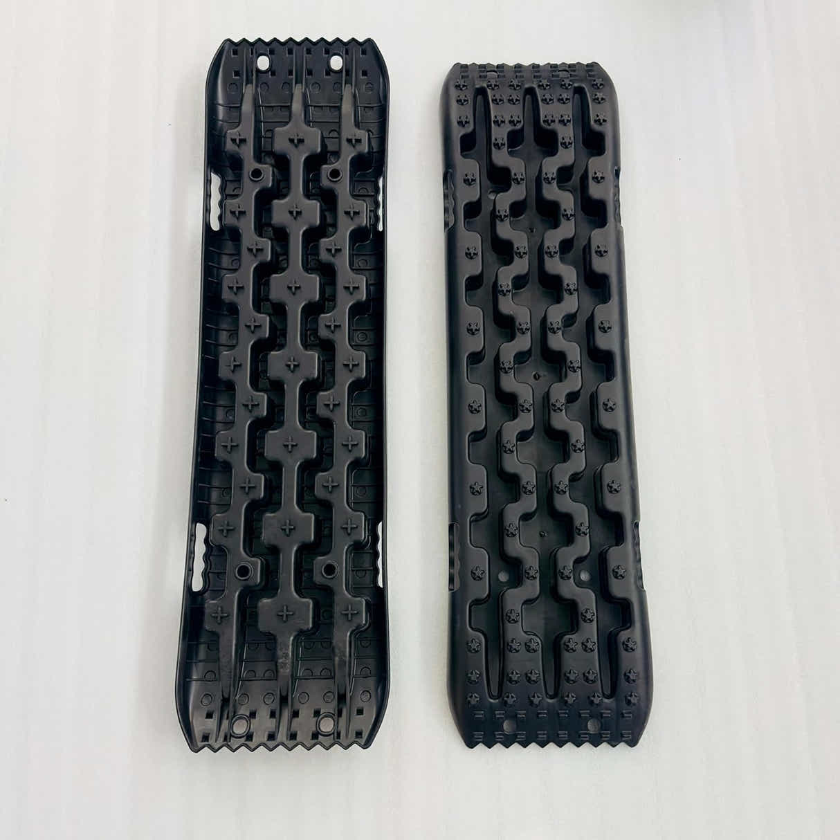 DS BS 2 Pcs Recovery Traction Tracks Offroad Traction Board