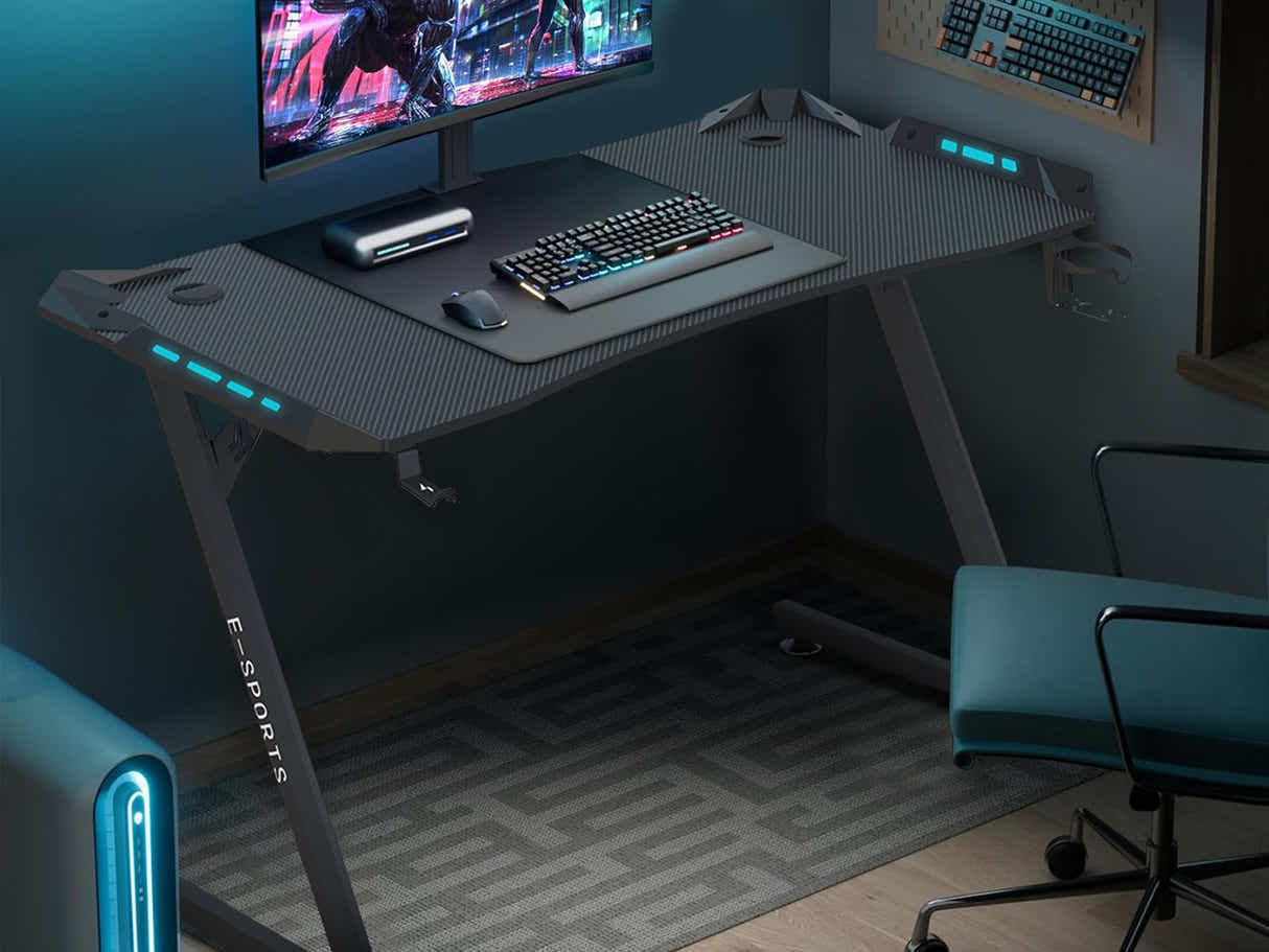 Gaming Table Z9 140cm & Faron Gaming Chair PVC White