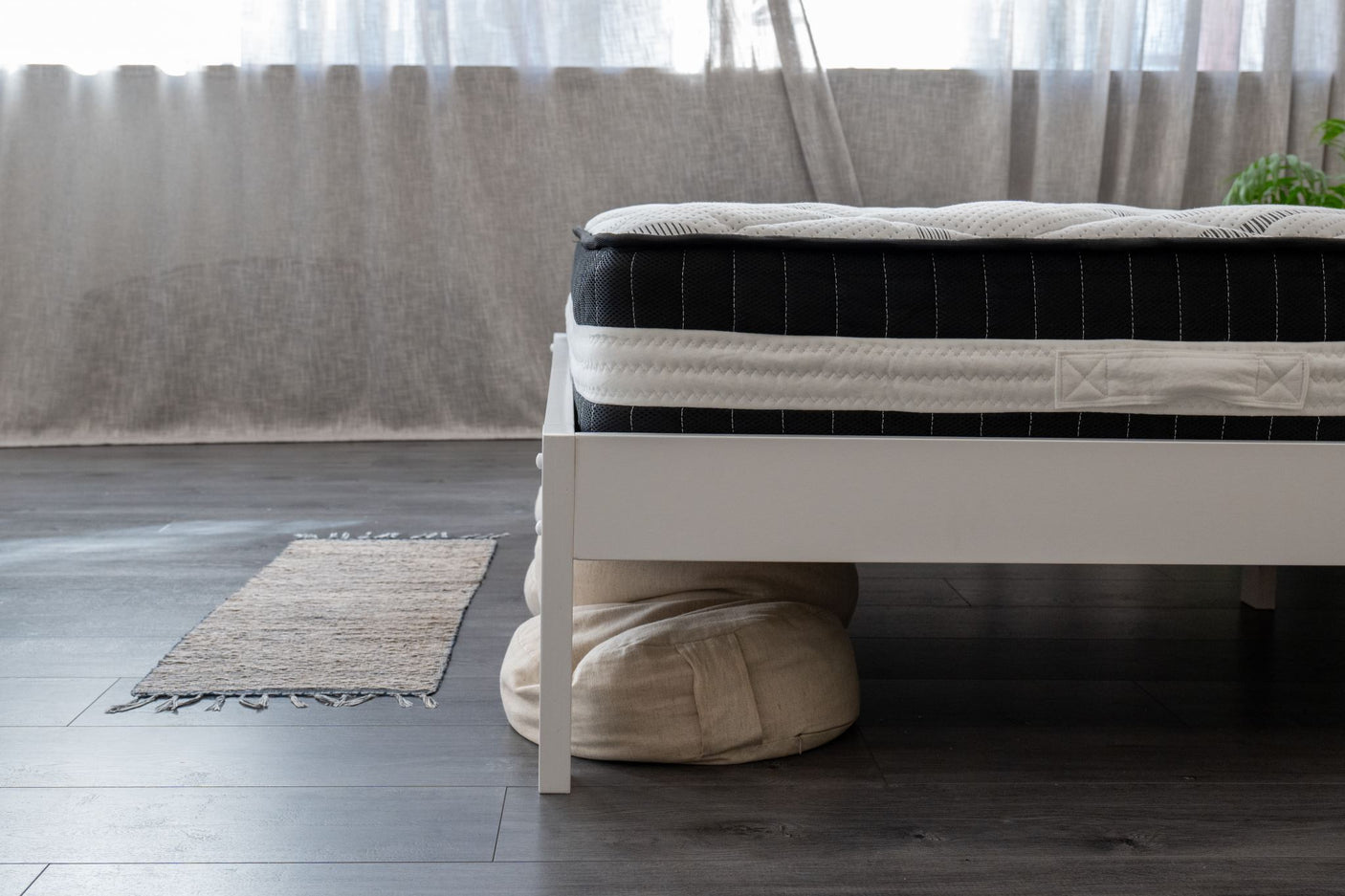 Sovo Queen Bed Frame - White