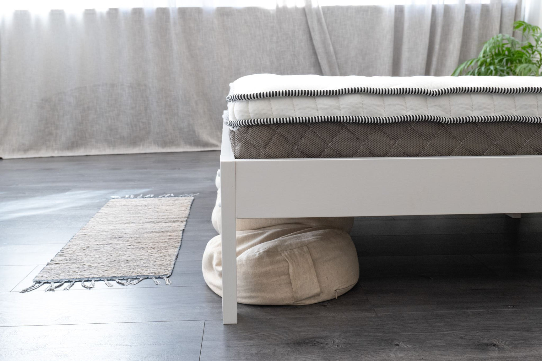 Sovo Bed Frame White - Queen