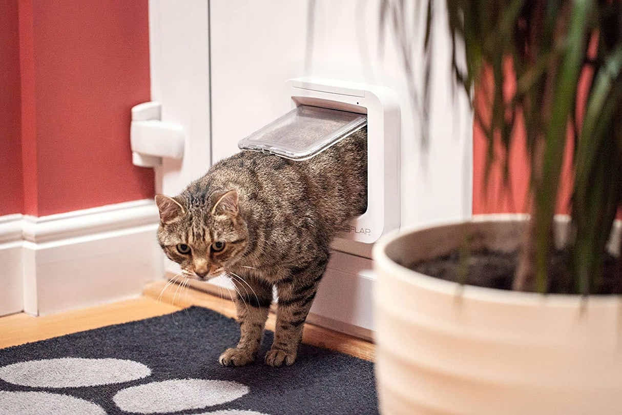 DS NA Cat Mate cat flap, white, comfortable for cat to get in and out